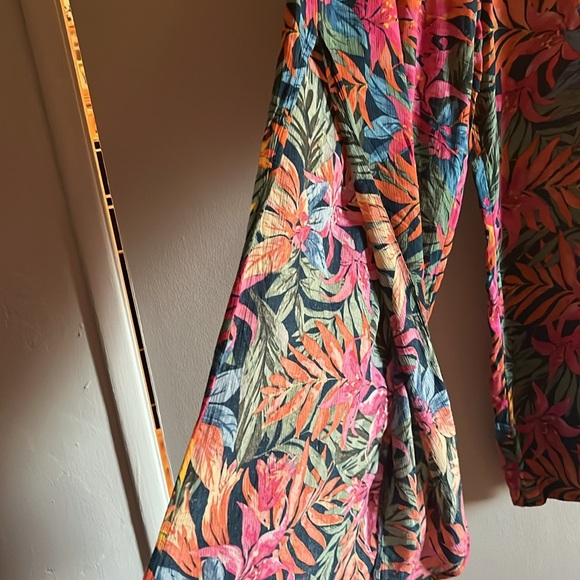 Shade &Shore Cover Up - Picture 3 of 4